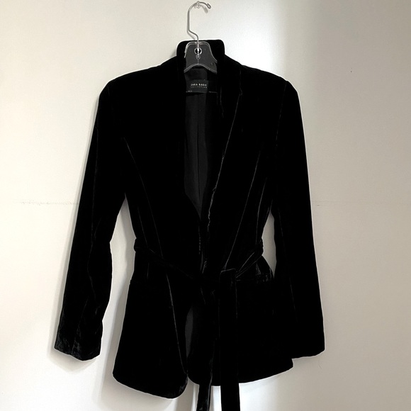 Zara Velvet ‘Smoking jacket ‘ - Picture 1 of 4